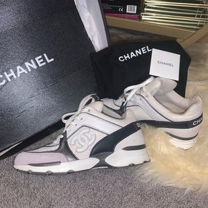 Women Chanel sneakers good condition size 6
